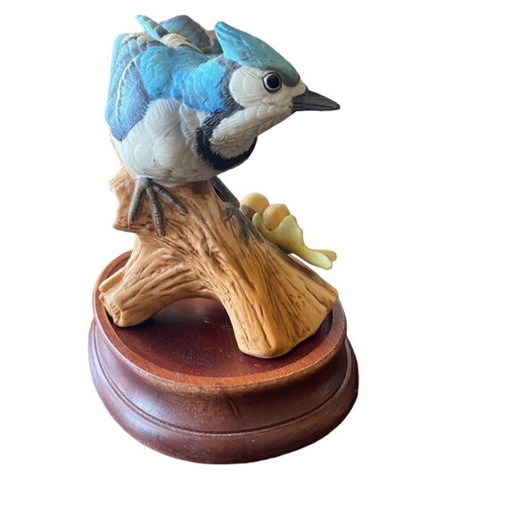 Vintage Andrea By Sadek Blue Jay Porcelain Figurine with Wood Base - Picture 4 of 7